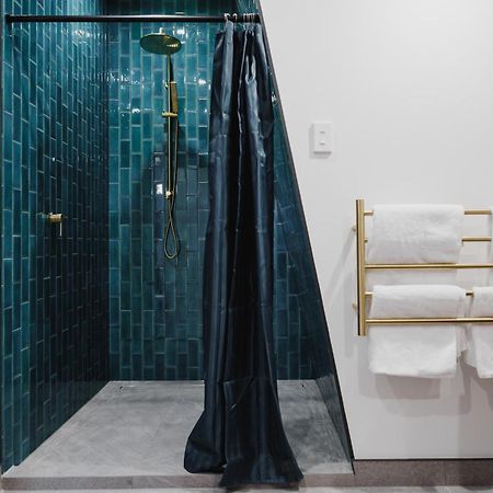 The Chamberson 호텔 더니든 외부 사진 A shower curtain