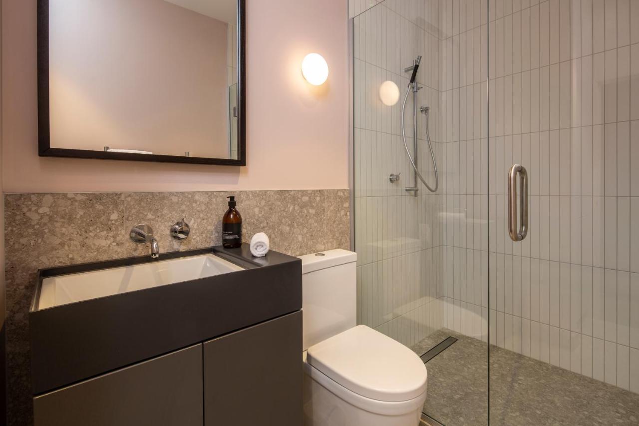 The Chamberson 호텔 더니든 외부 사진 A modern bathroom